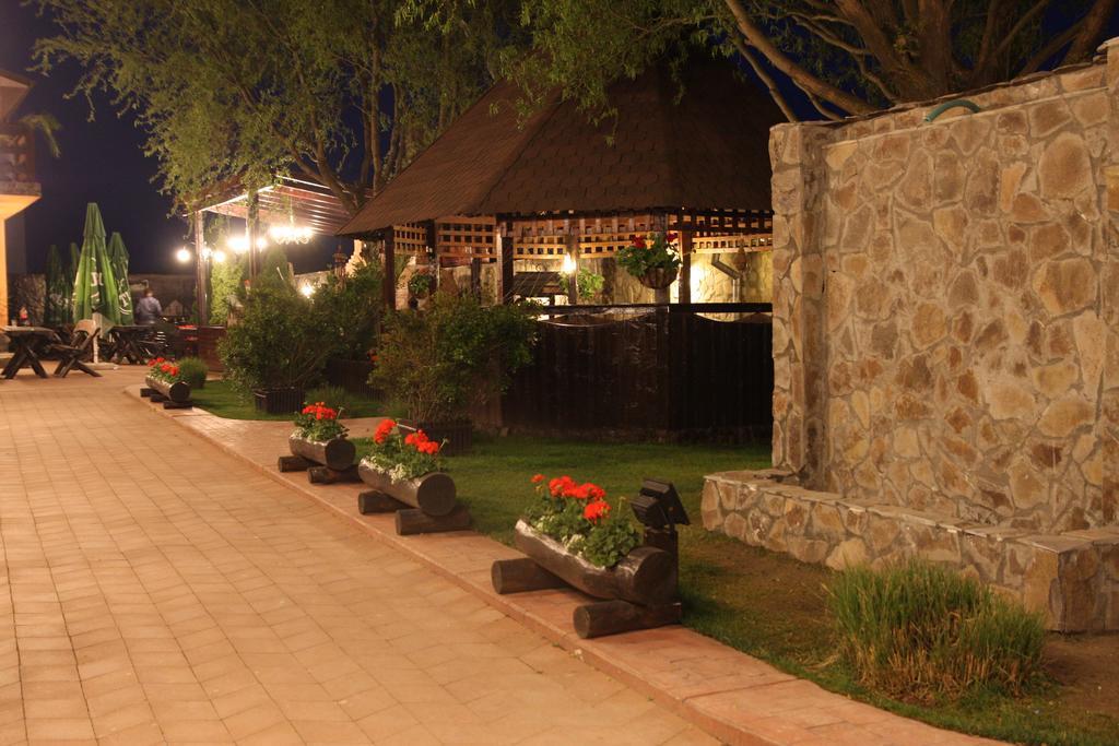 Rixo'S Guesthouse Circea Exterior foto